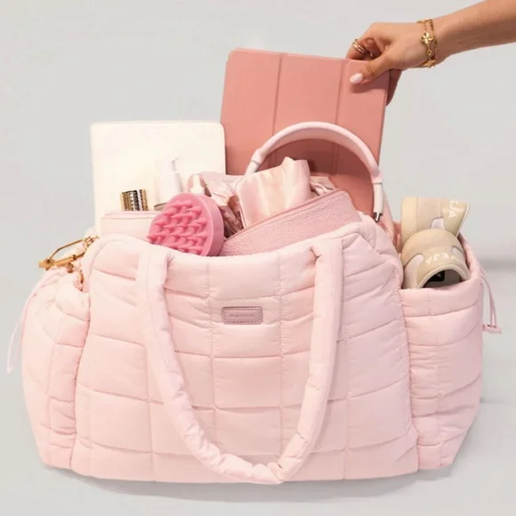 Augustnoa The Weekender Duffle Bag in Baby Pink - Picture 5 of 8